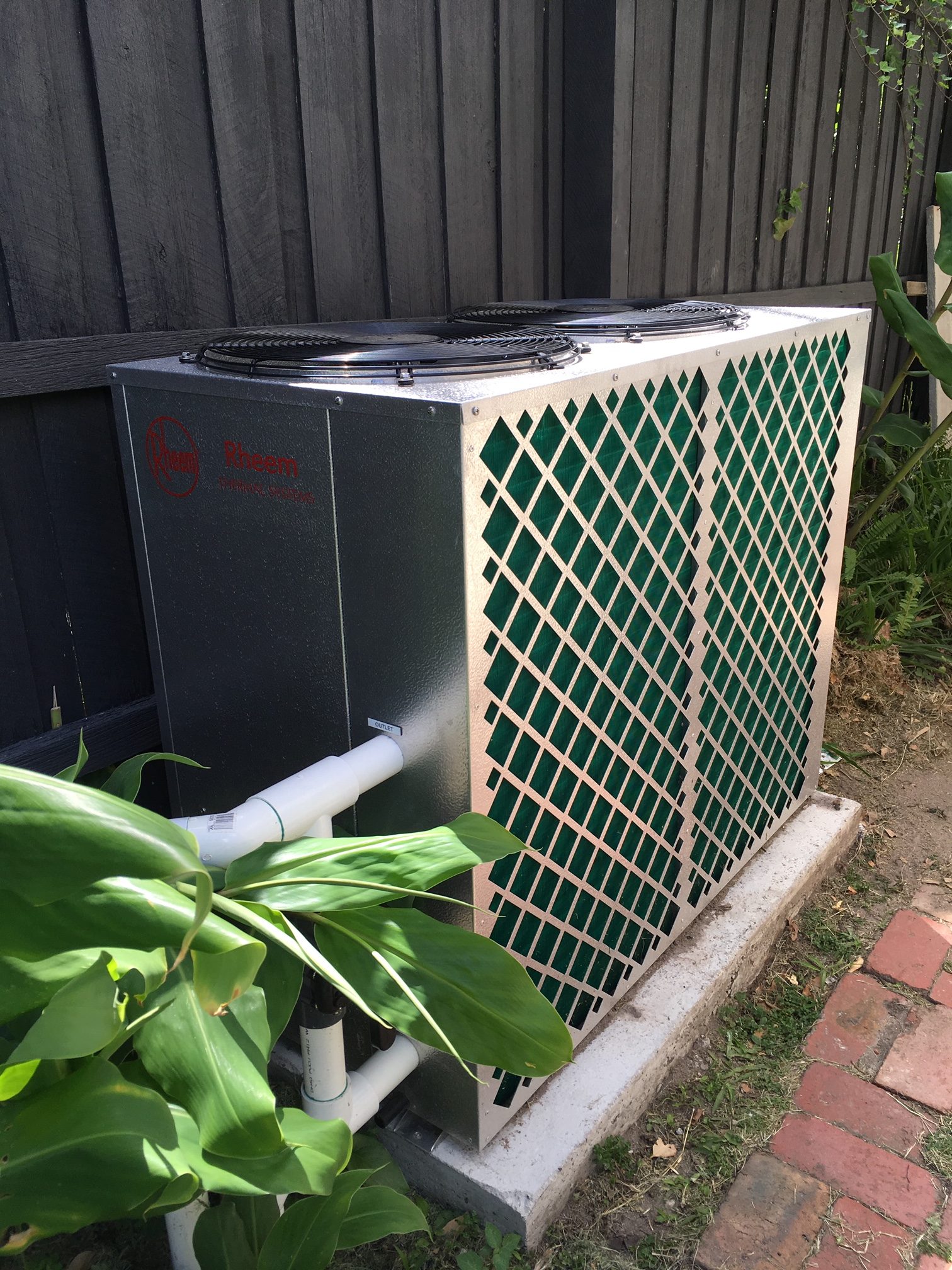 Heat Pumps & Gas Pool Heaters HELIOCOL Magen ecoEnergy Australia